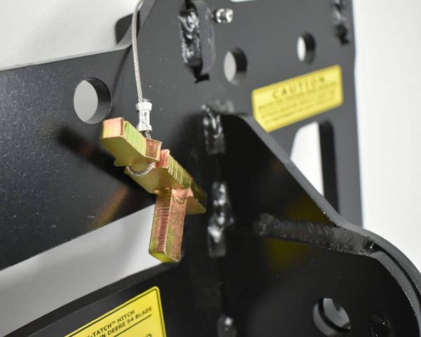 Compact Hitch Adapter for JD Quik-Tatch Hitch/54 Blade