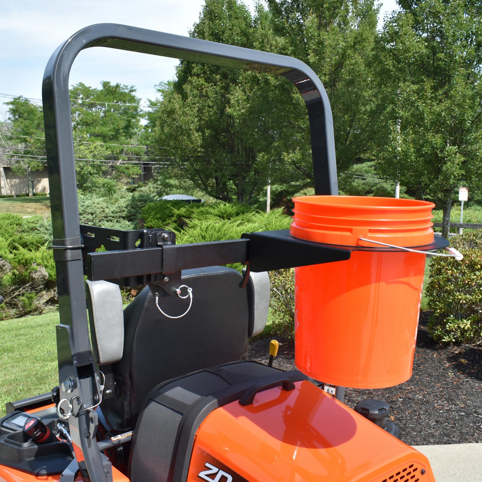 Bar-Mount 5-Gallon Bucket Holder - Artillian
