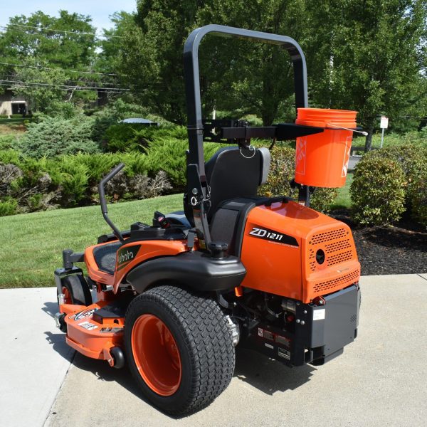 Bar-Mount 5-Gallon Bucket Holder